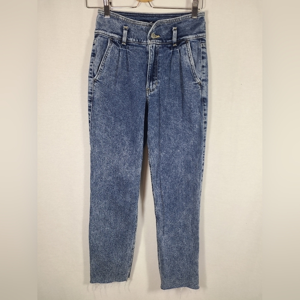 Hollister Ultra High Rise mom jeans - Size 26